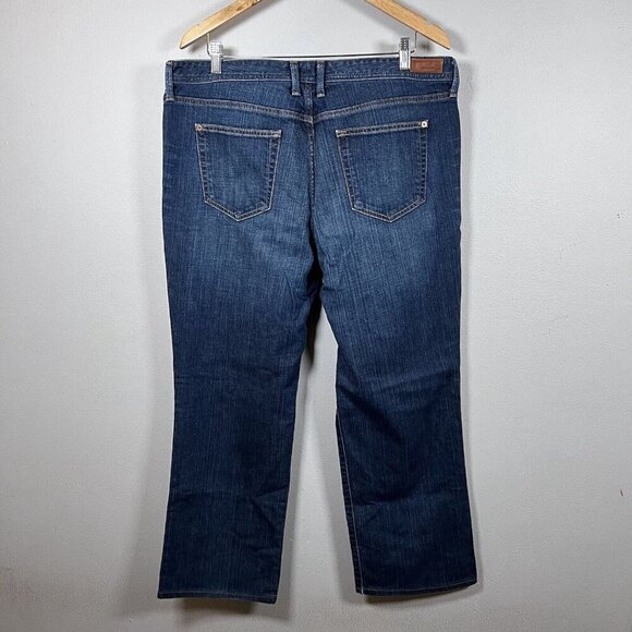 Eddie Bauer Jeans Straight Leg Classic Fit Medium Wash Denim Blue Women’s 16 - Picture 3 of 10
